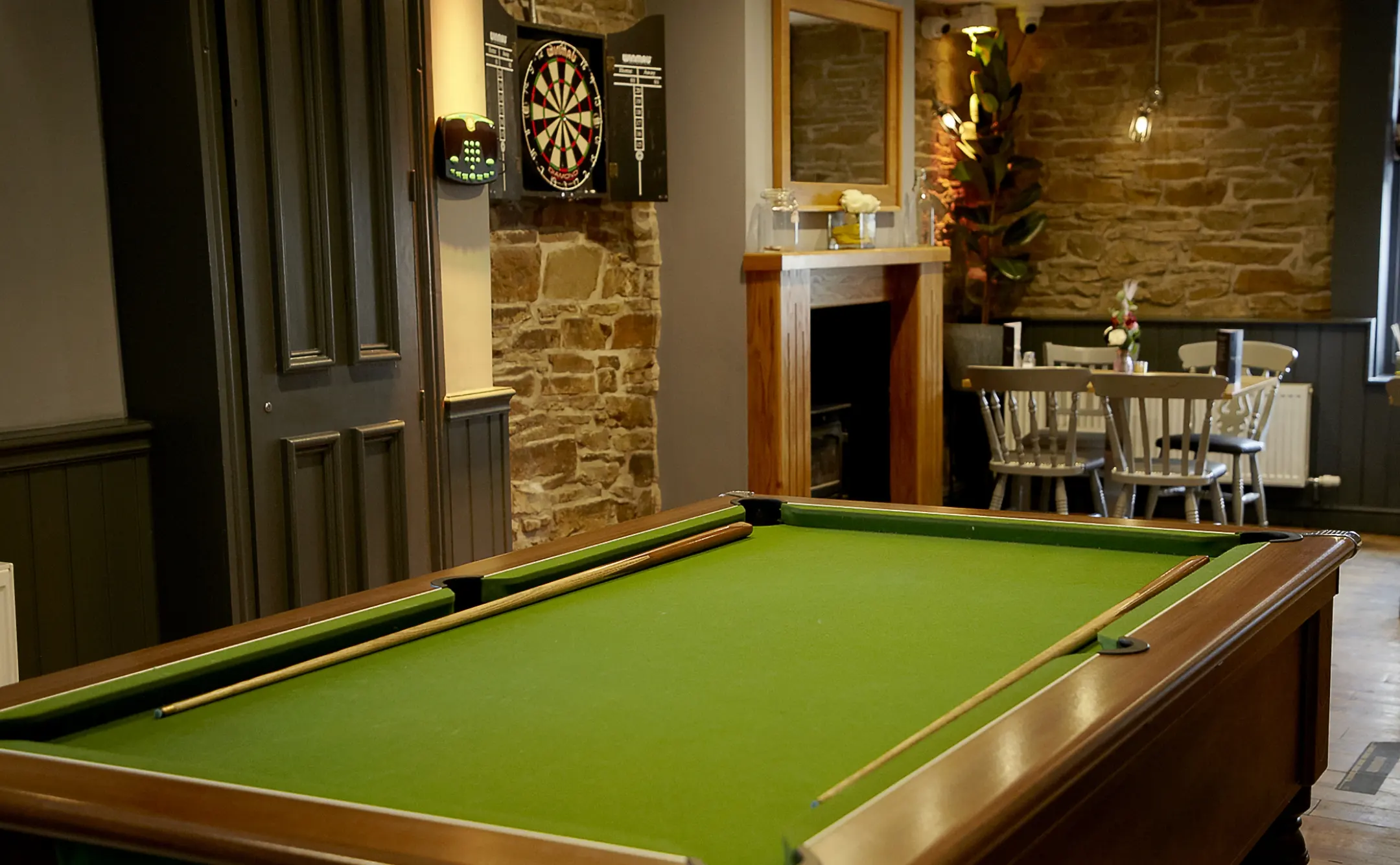Glen View Restaurant pool table and darts board