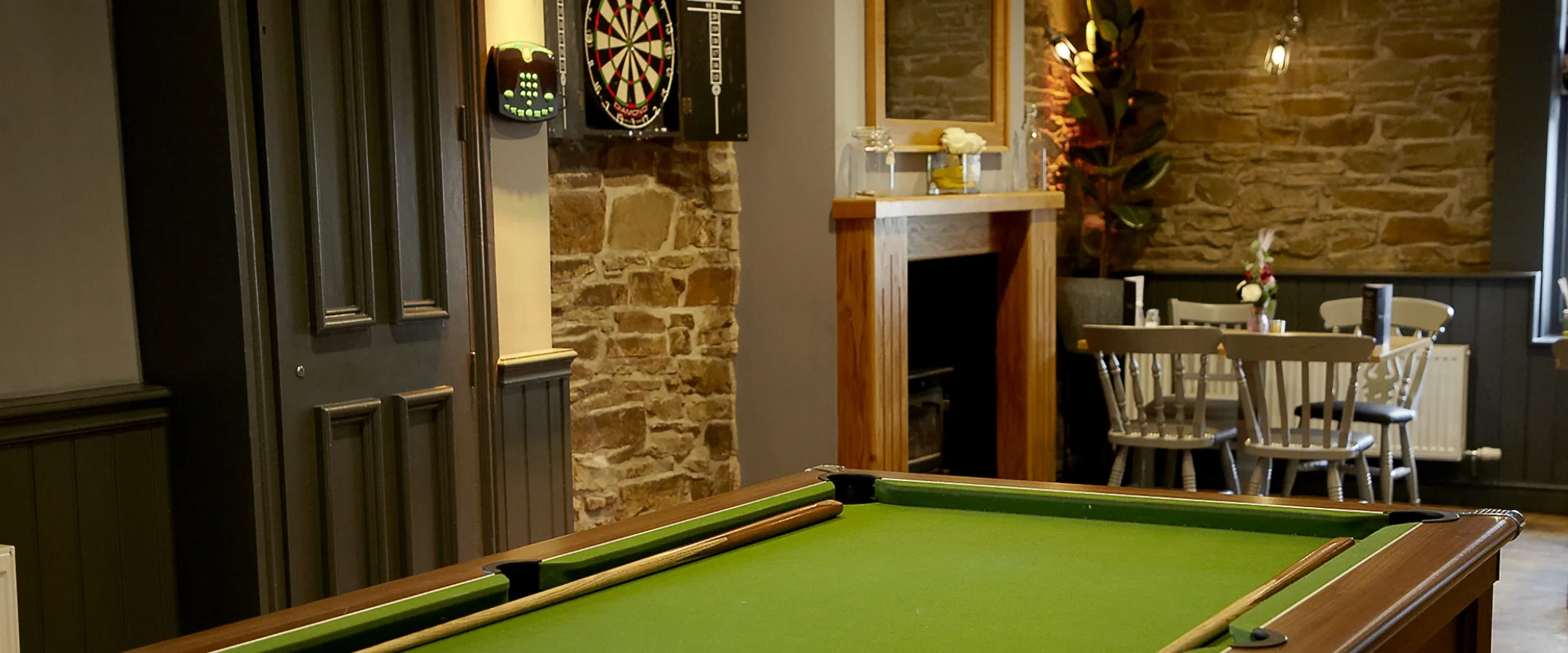 Glen View Restaurant pool table and darts board